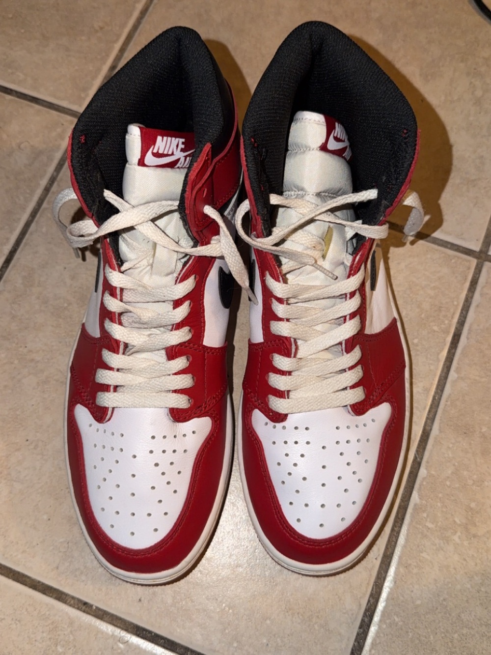 2015 Jordan 1 Chicago Size 9M Used but Like New condition